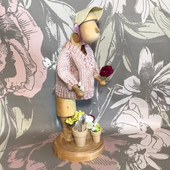 Wood by Zims Vintage Cute Old Lady Gardener Unpainted 1999 and Accessories